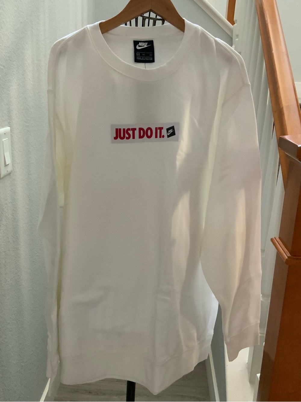 Nike Men’s JUST DO IT White Fleece Crew Sweatshirt XXL